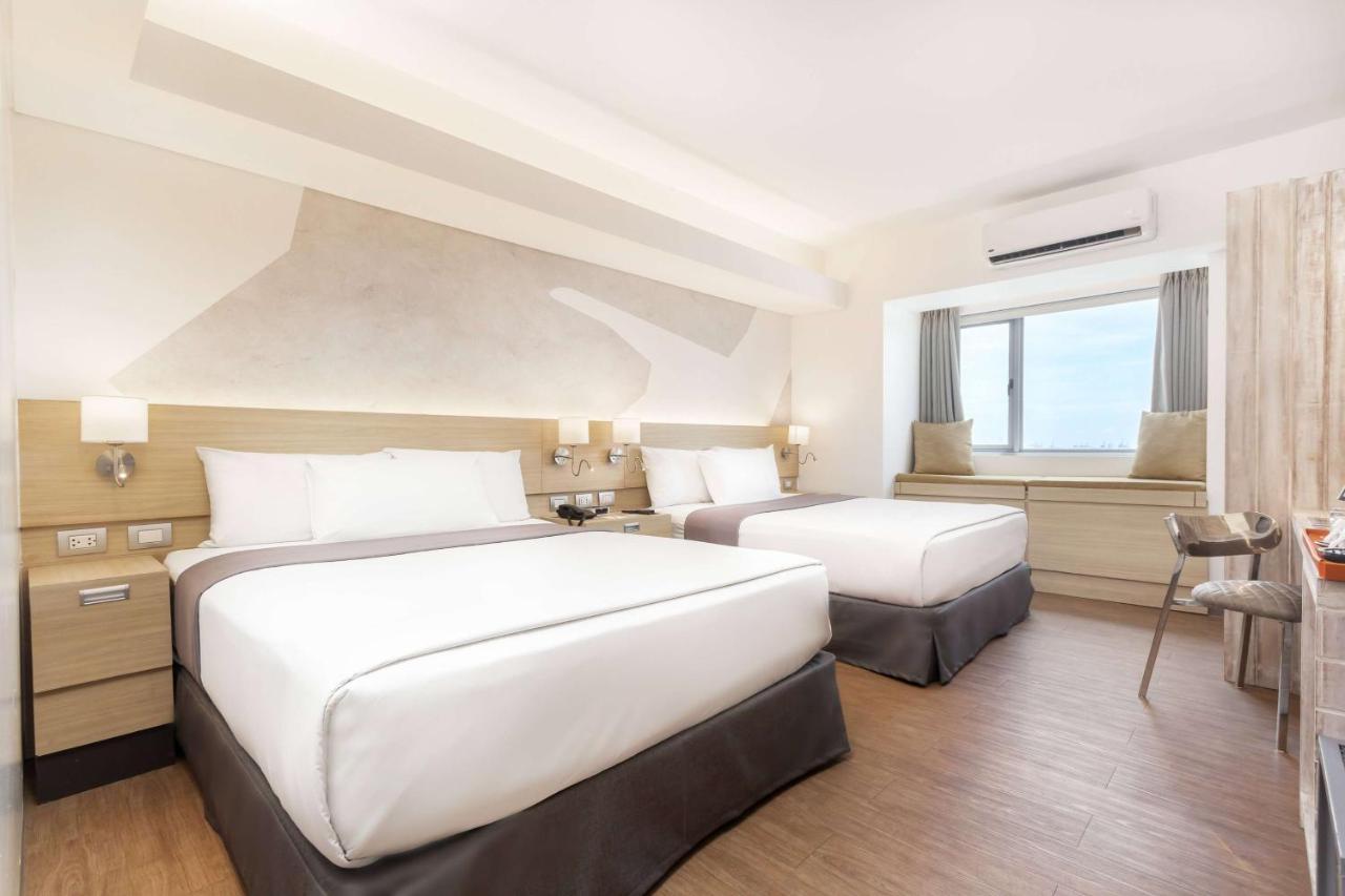 Tryp By Wyndham Mall Of Manila 3*