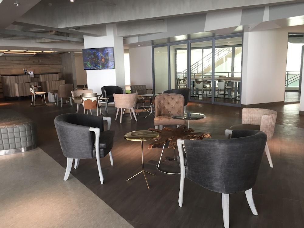 Hotel Tryp By Wyndham Mall Of Manila
